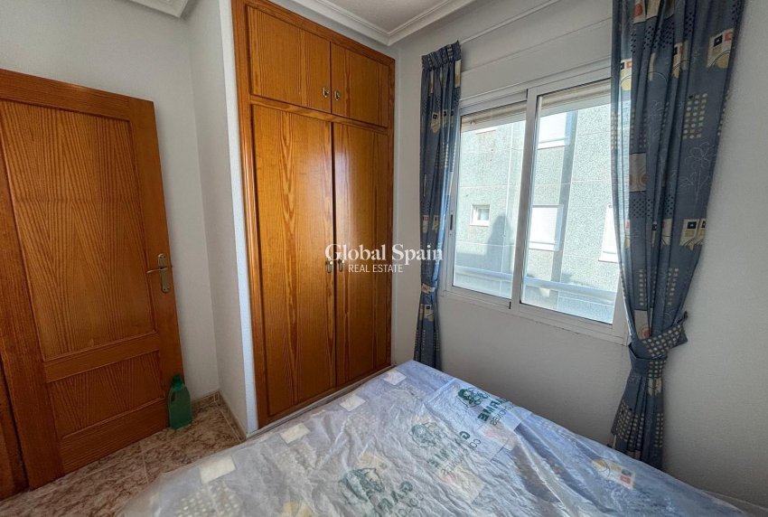 Revente - APPARTEMENT -
TORREVIEJA - Playa del Cura