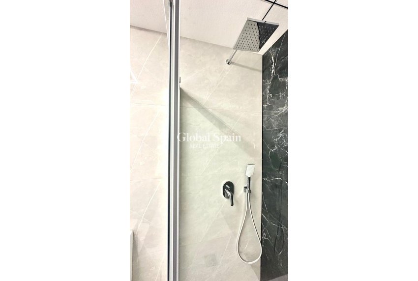 Revente - APPARTEMENT -
TORREVIEJA - Playa del Cura