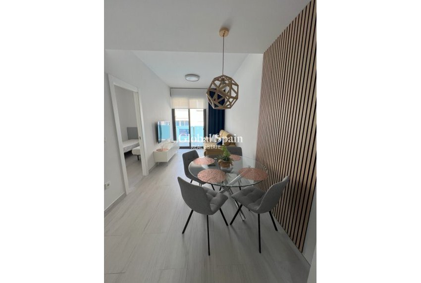 Revente - APPARTEMENT -
TORREVIEJA - Playa del Cura