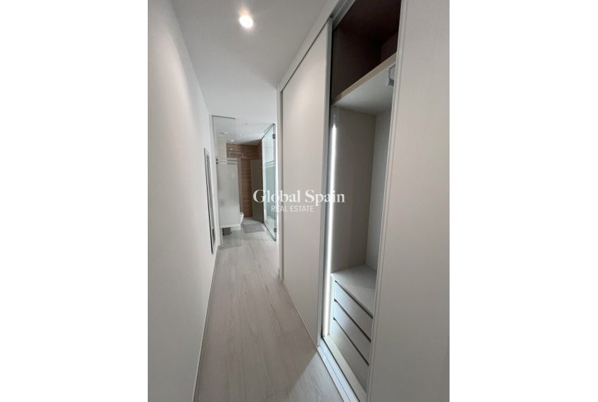 Revente - APPARTEMENT -
TORREVIEJA - Playa del Cura