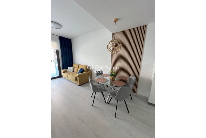 Revente - APPARTEMENT -
TORREVIEJA - Playa del Cura