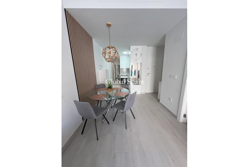Revente - APPARTEMENT -
TORREVIEJA - Playa del Cura