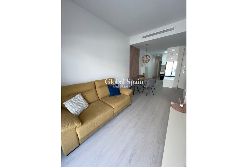 Revente - APPARTEMENT -
TORREVIEJA - Playa del Cura