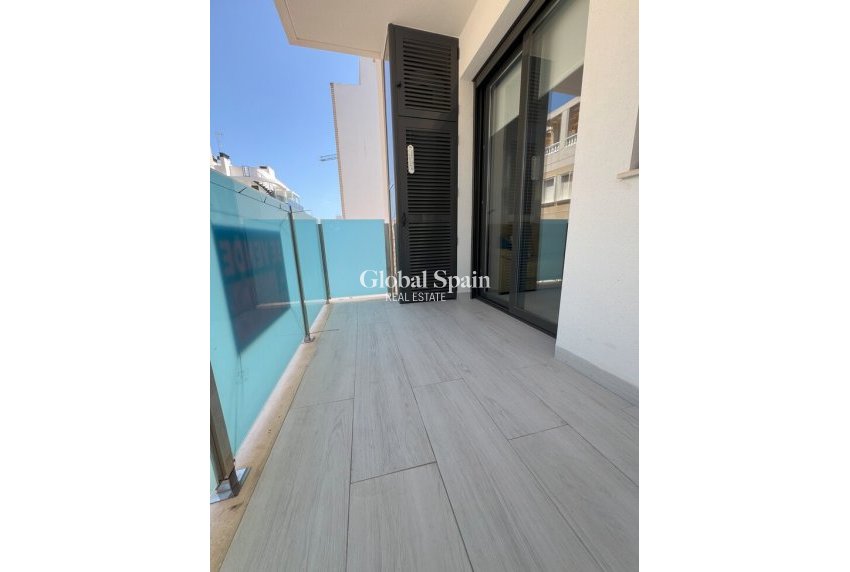 Revente - APPARTEMENT -
TORREVIEJA - Playa del Cura