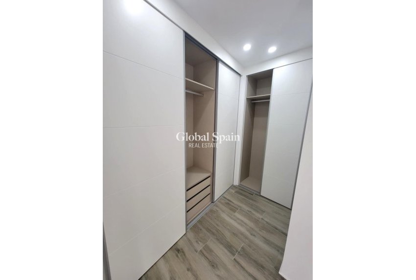 Revente - APPARTEMENT -
TORREVIEJA - Playa del Cura