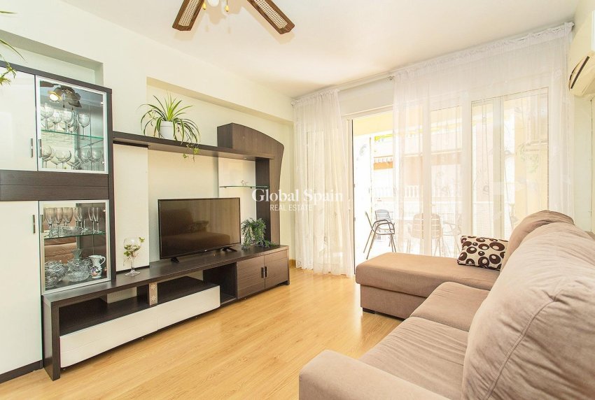 Revente - APPARTEMENT -
TORREVIEJA - Playa del Cura