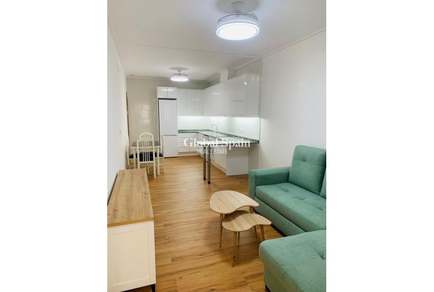 Revente - APPARTEMENT -
TORREVIEJA - Playa del Cura