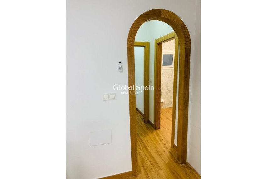 Revente - APPARTEMENT -
TORREVIEJA - Playa del Cura