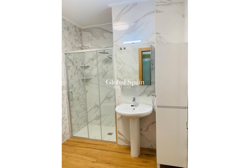 Revente - APPARTEMENT -
TORREVIEJA - Playa del Cura