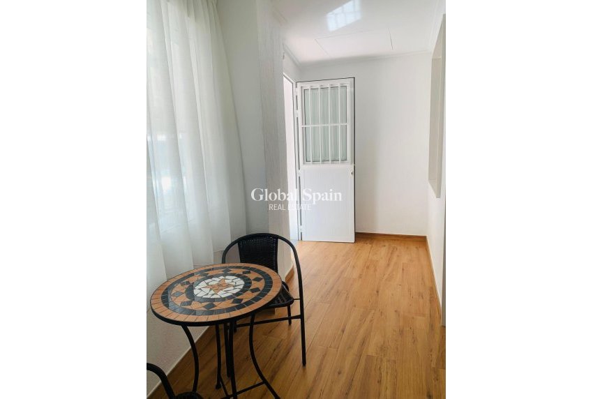 Revente - APPARTEMENT -
TORREVIEJA - Playa del Cura