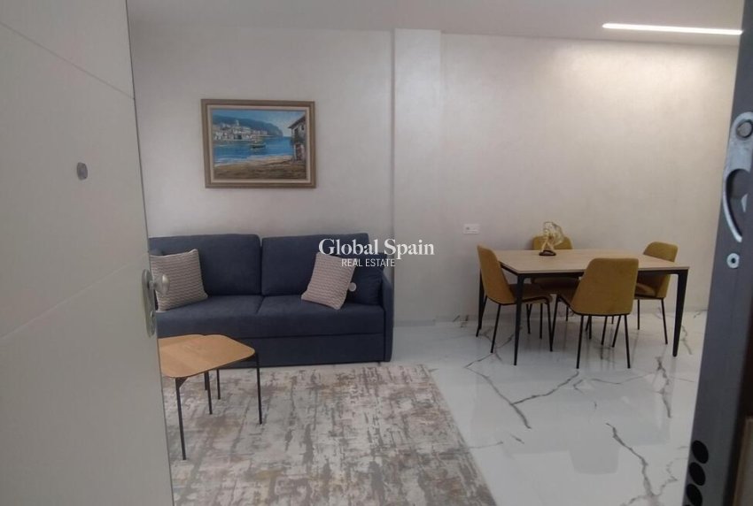 Revente - APPARTEMENT -
TORREVIEJA - Playa del Cura