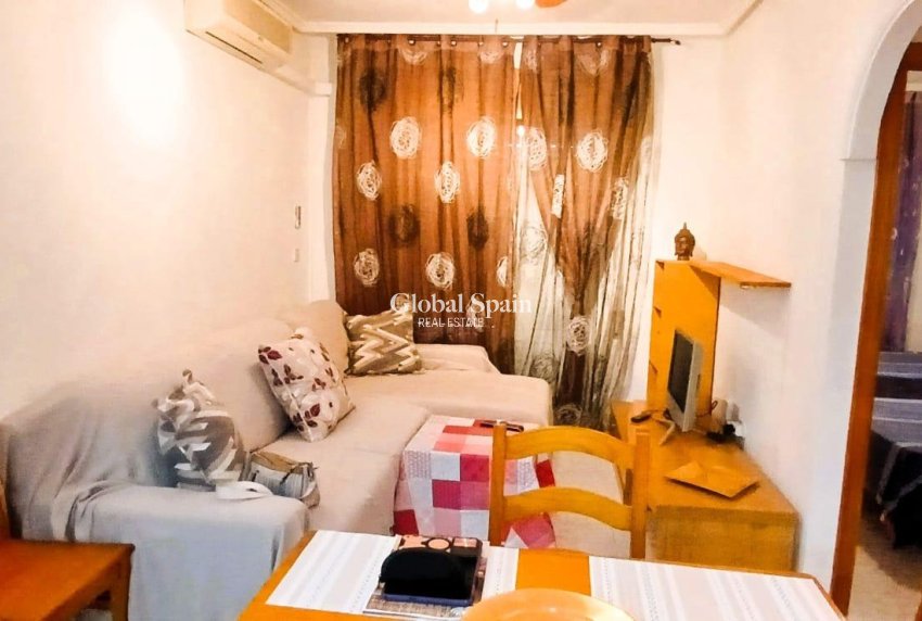 Revente - APPARTEMENT -
TORREVIEJA - Playa del Cura