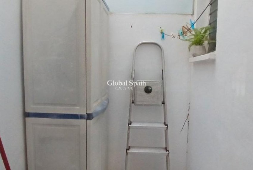 Revente - APPARTEMENT -
TORREVIEJA - Playa del Cura