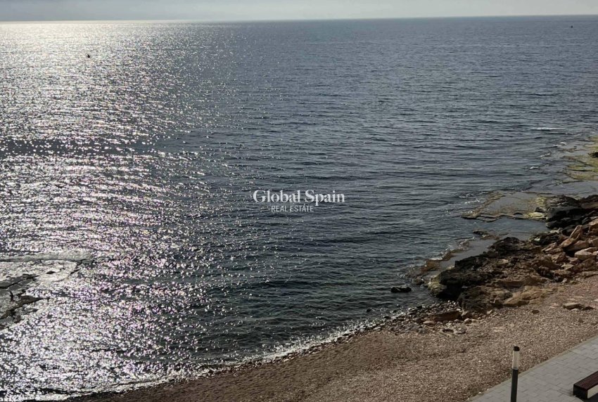Revente - APPARTEMENT -
TORREVIEJA - Playa del Cura
