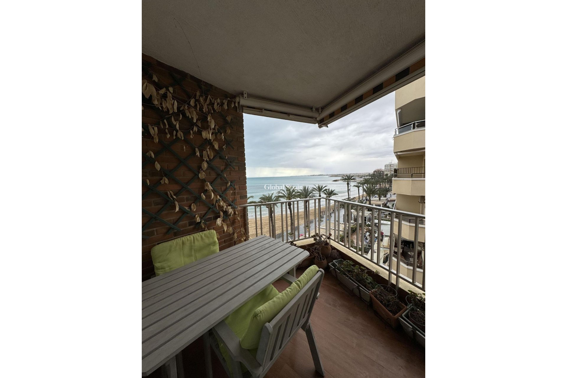 Revente - APPARTEMENT -
TORREVIEJA - Playa del Cura