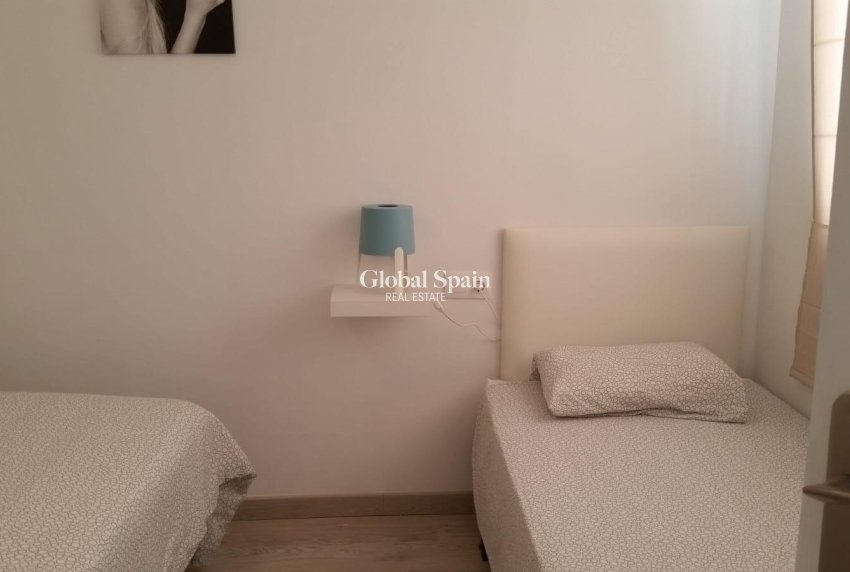 Revente - APPARTEMENT -
TORREVIEJA - Playa del Cura