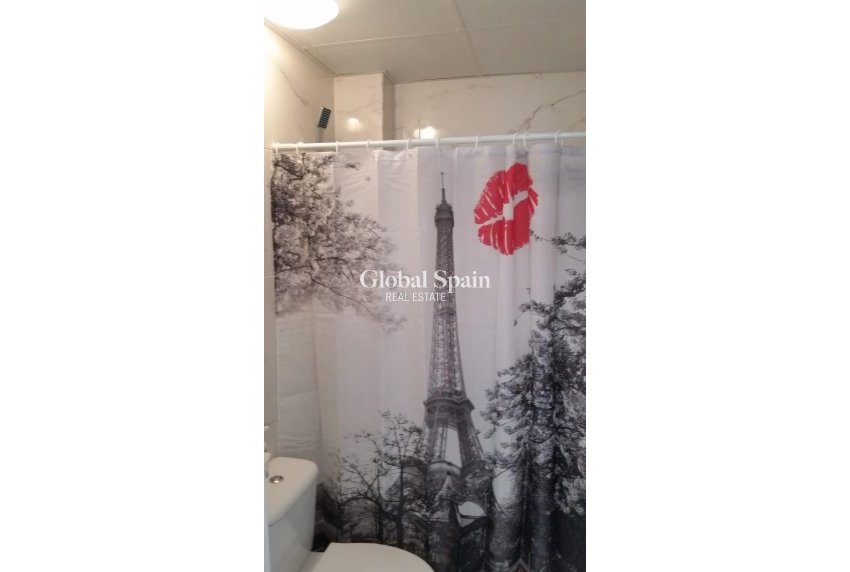 Revente - APPARTEMENT -
TORREVIEJA - Playa del Cura