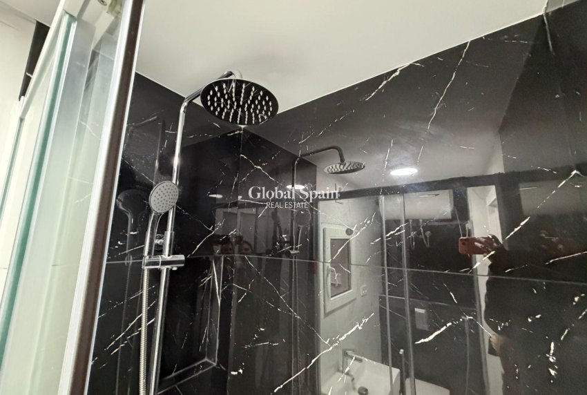 Revente - APPARTEMENT -
TORREVIEJA - Playa del Cura