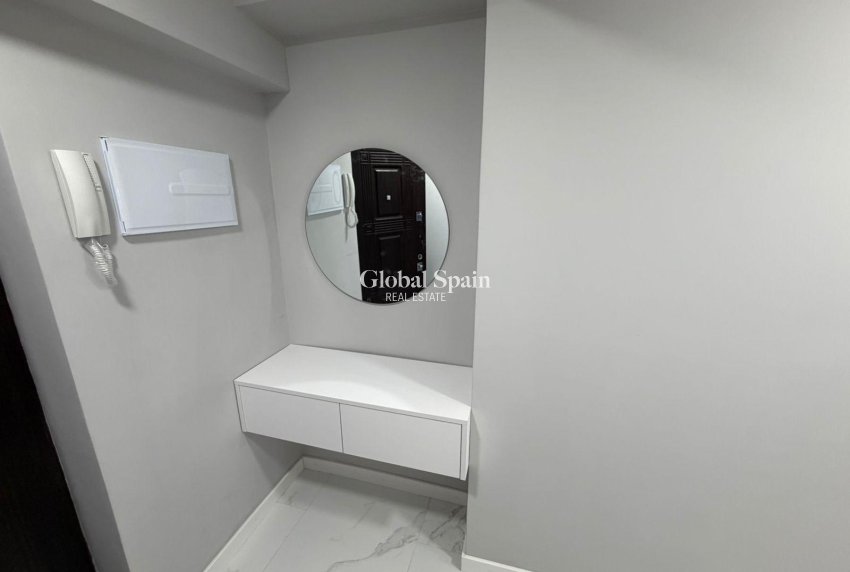 Revente - APPARTEMENT -
TORREVIEJA - Playa del Cura