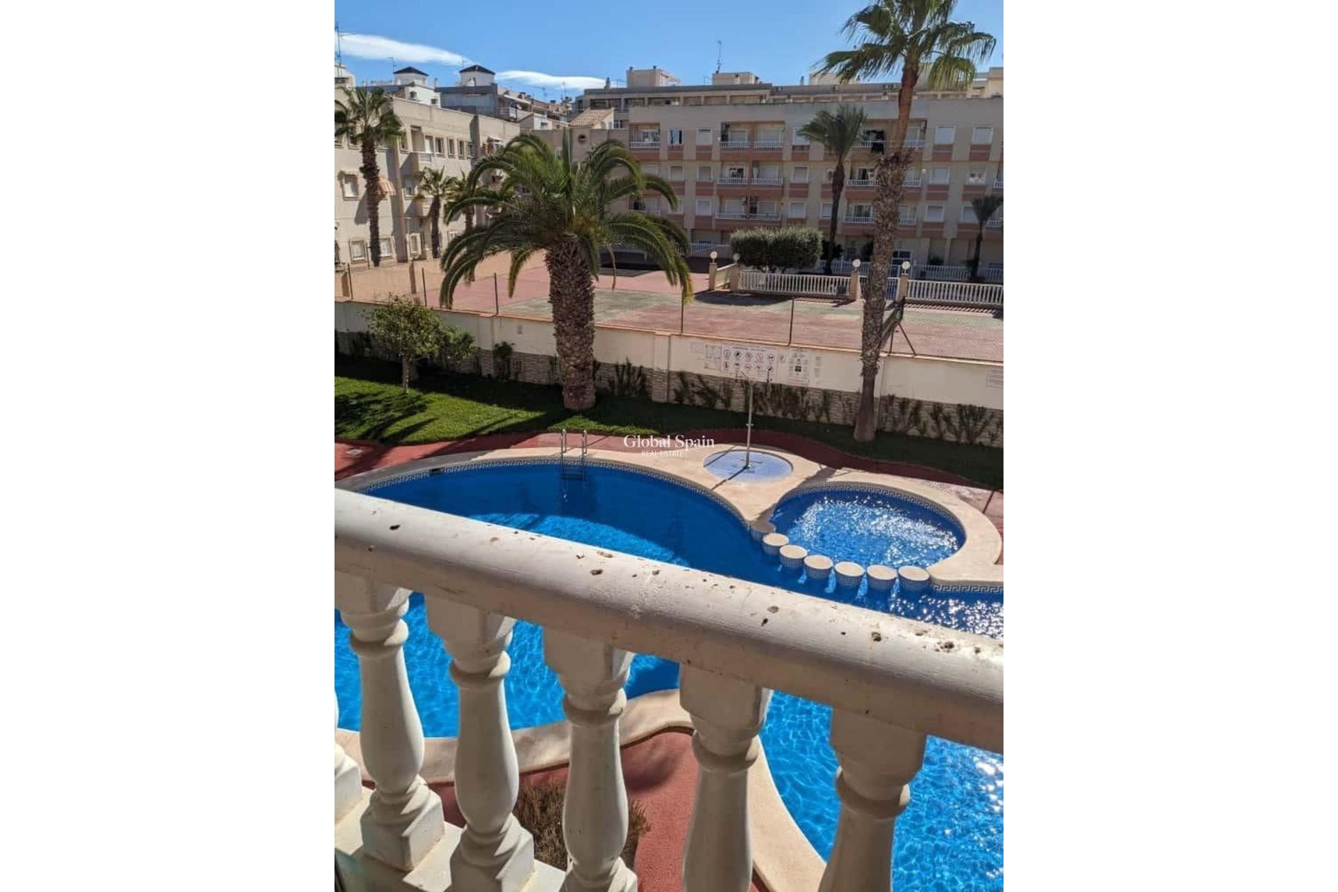 Revente - APPARTEMENT -
TORREVIEJA - Playa del Cura