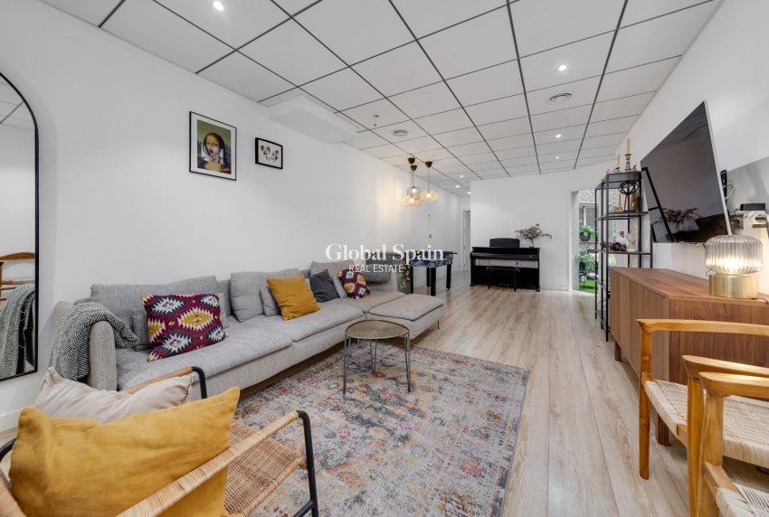 Revente - APPARTEMENT -
TORREVIEJA - Playa del Cura