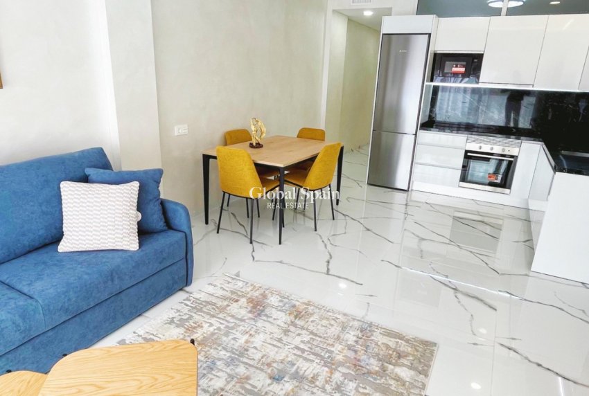 Revente - APPARTEMENT -
TORREVIEJA - Playa del Cura