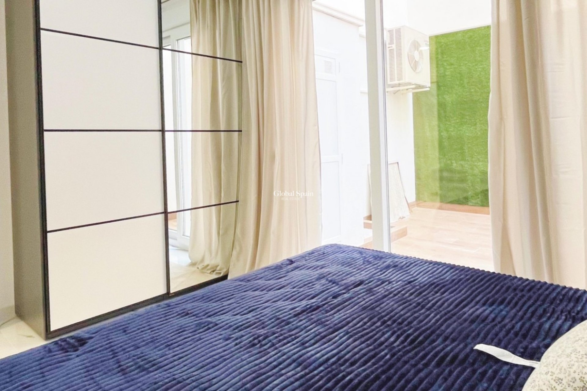 Revente - APPARTEMENT -
TORREVIEJA - Playa del Cura