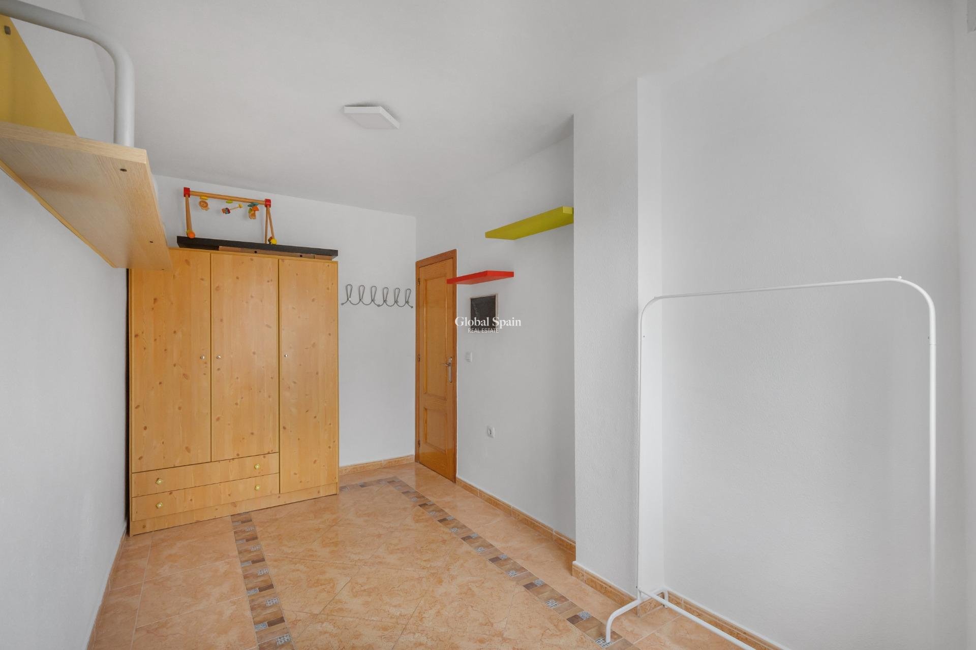 Revente - APPARTEMENT -
TORREVIEJA - Playa del cura