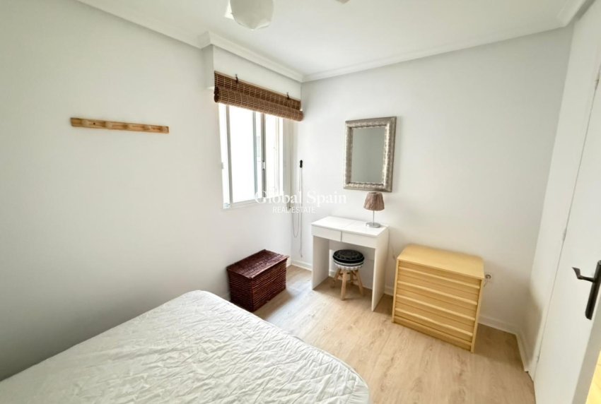 Revente - APPARTEMENT -
TORREVIEJA - Playa del Cura