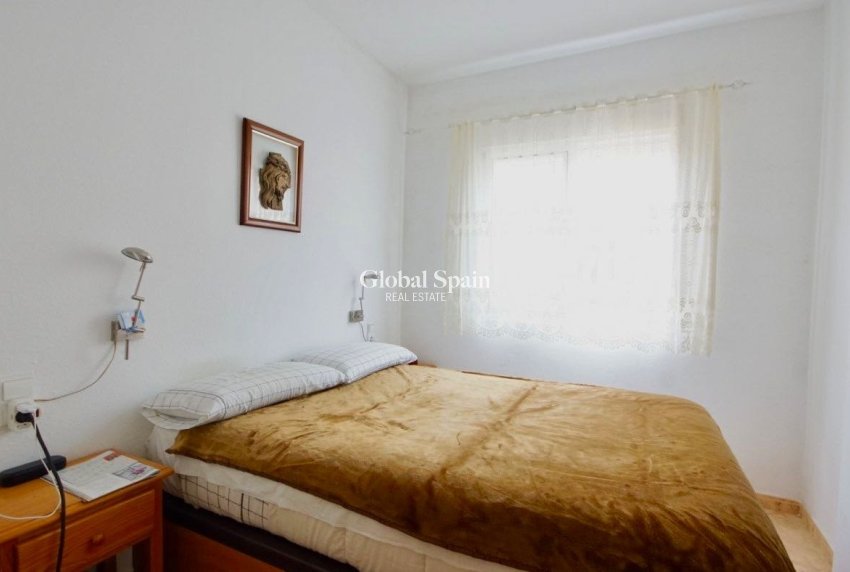 Revente - APPARTEMENT -
TORREVIEJA - Playa del cura