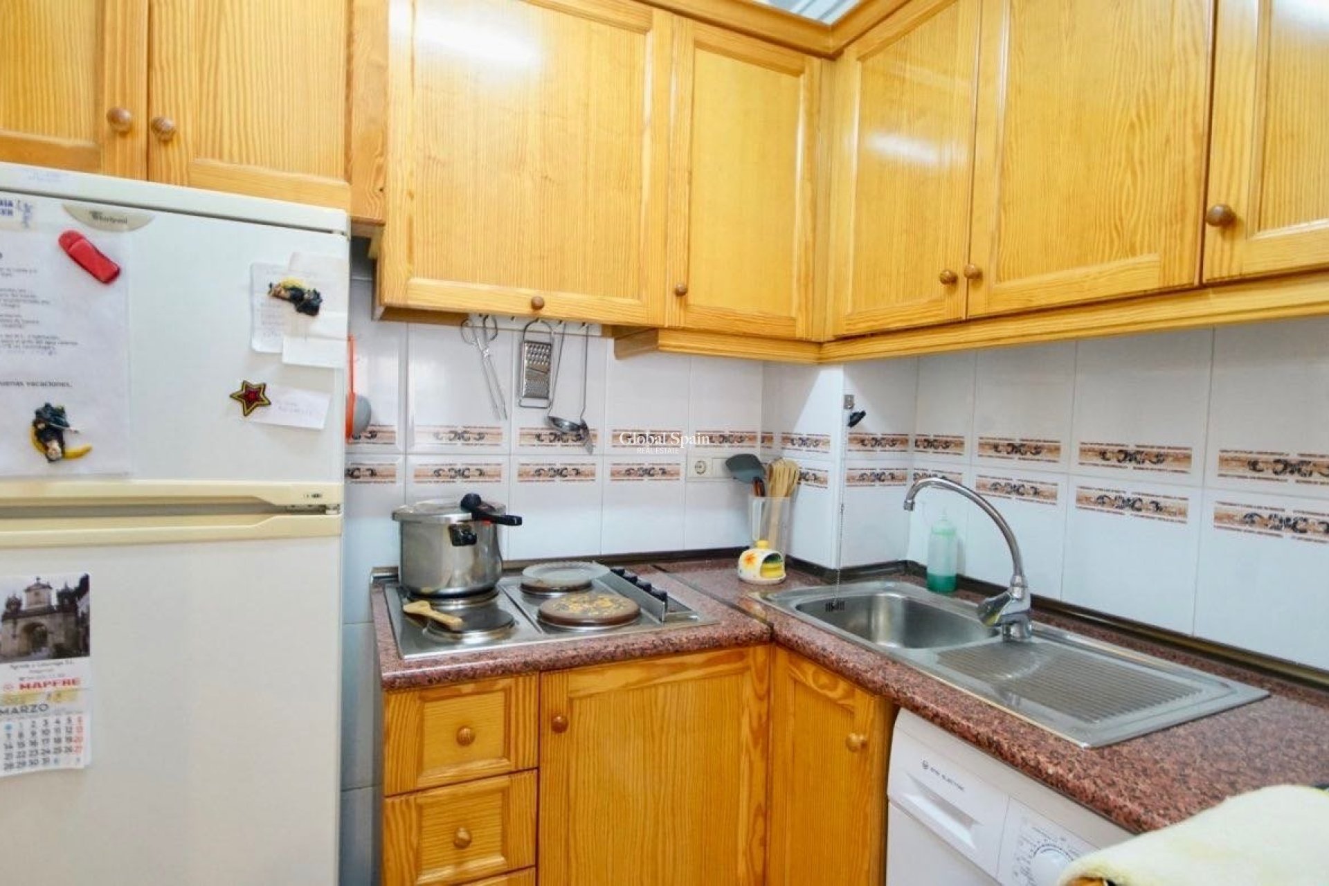 Revente - APPARTEMENT -
TORREVIEJA - Playa del cura