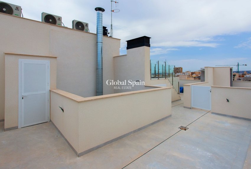 Revente - APPARTEMENT -
TORREVIEJA - Playa del Cura