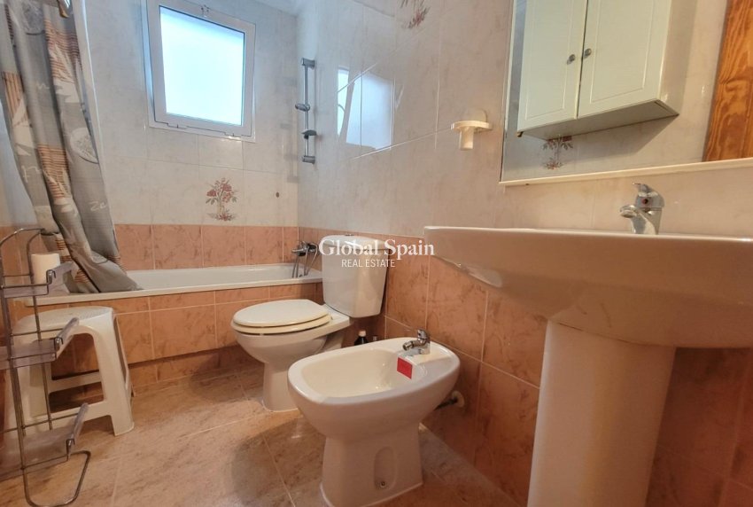 Revente - APPARTEMENT -
TORREVIEJA - Playa del Cura