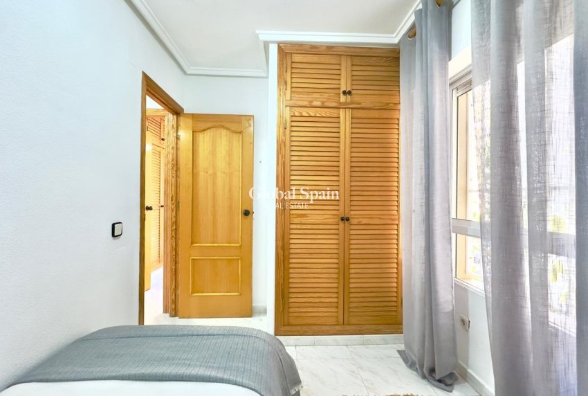 Revente - APPARTEMENT -
TORREVIEJA - Playa del Cura