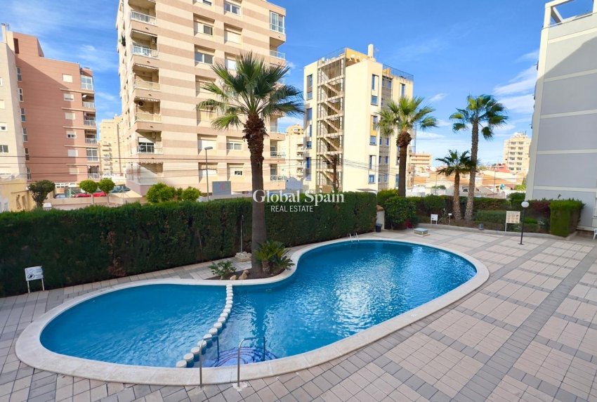 Revente - APPARTEMENT -
TORREVIEJA - Playa del Cura