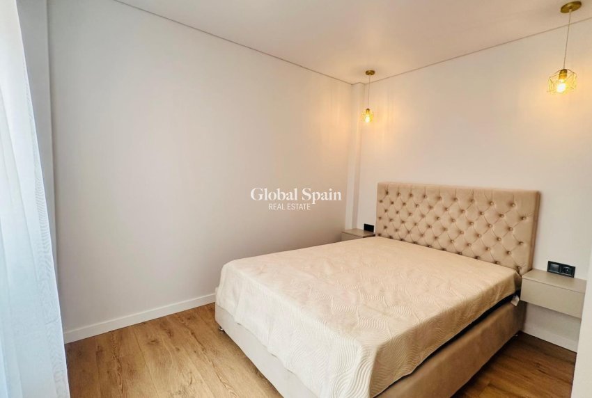 Revente - APPARTEMENT -
TORREVIEJA - Playa del Cura