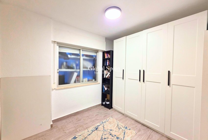 Revente - APPARTEMENT -
TORREVIEJA - Playa del Cura