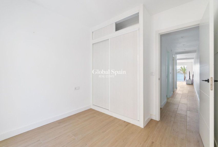 Revente - APPARTEMENT -
TORREVIEJA - Playa del Cura