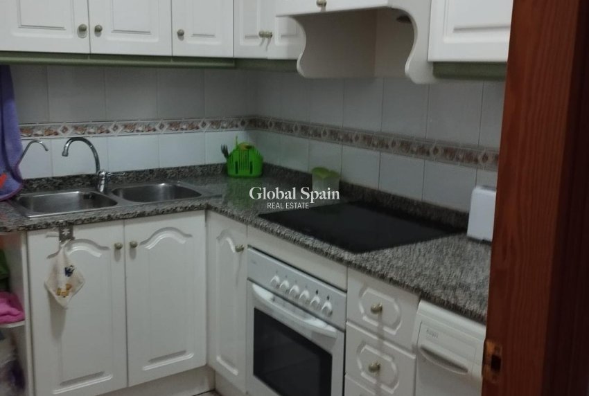 Revente - APPARTEMENT -
TORREVIEJA - Playa del Cura