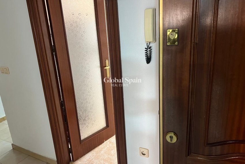 Revente - APPARTEMENT -
TORREVIEJA - Playa del Cura