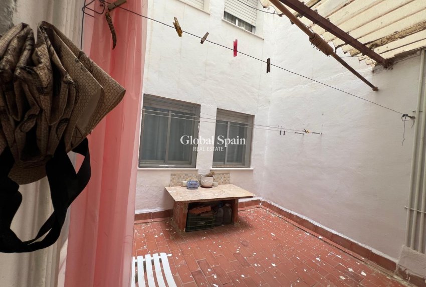 Revente - APPARTEMENT -
TORREVIEJA - Playa del Cura