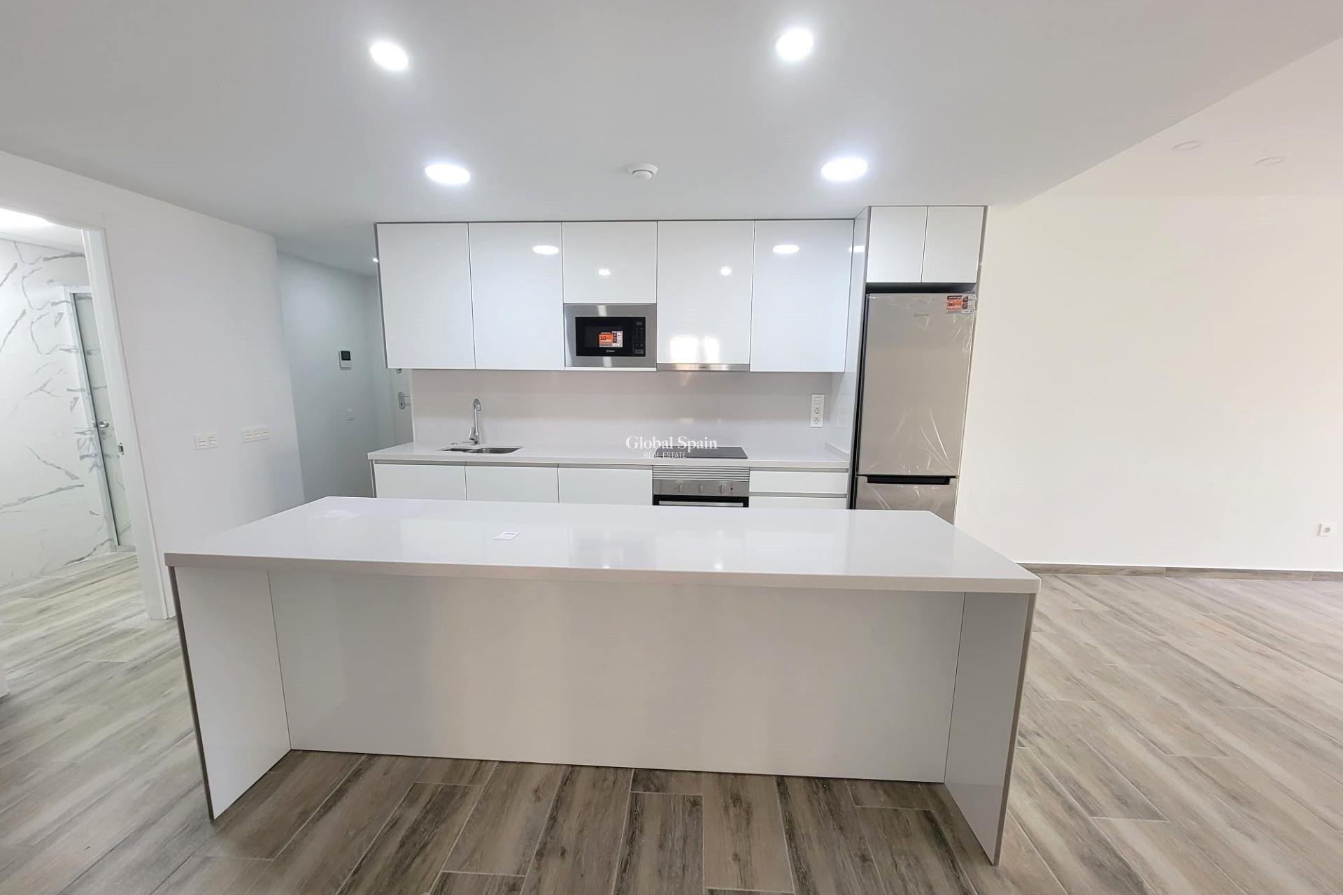 Revente - APPARTEMENT -
TORREVIEJA - Playa del Cura