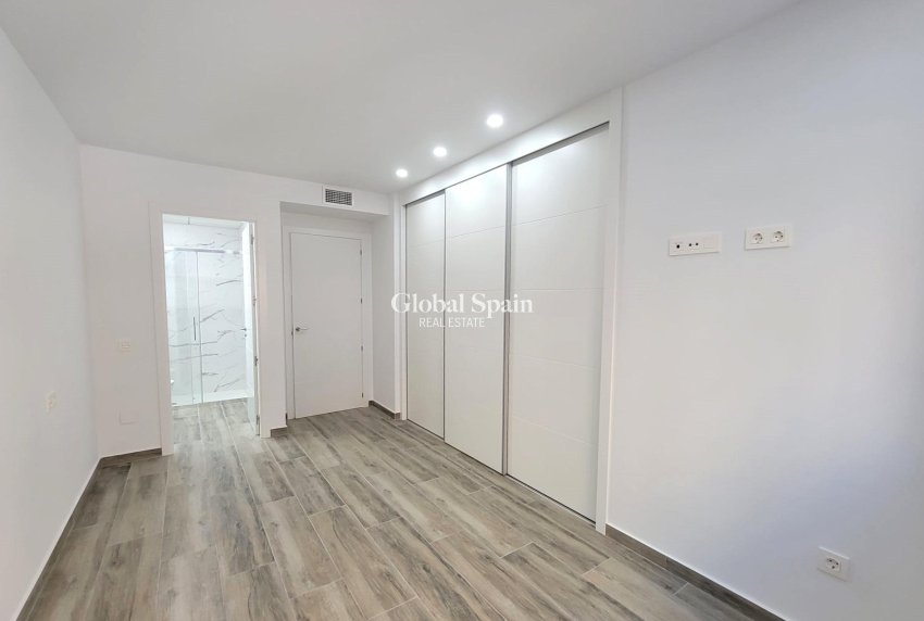 Revente - APPARTEMENT -
TORREVIEJA - Playa del Cura