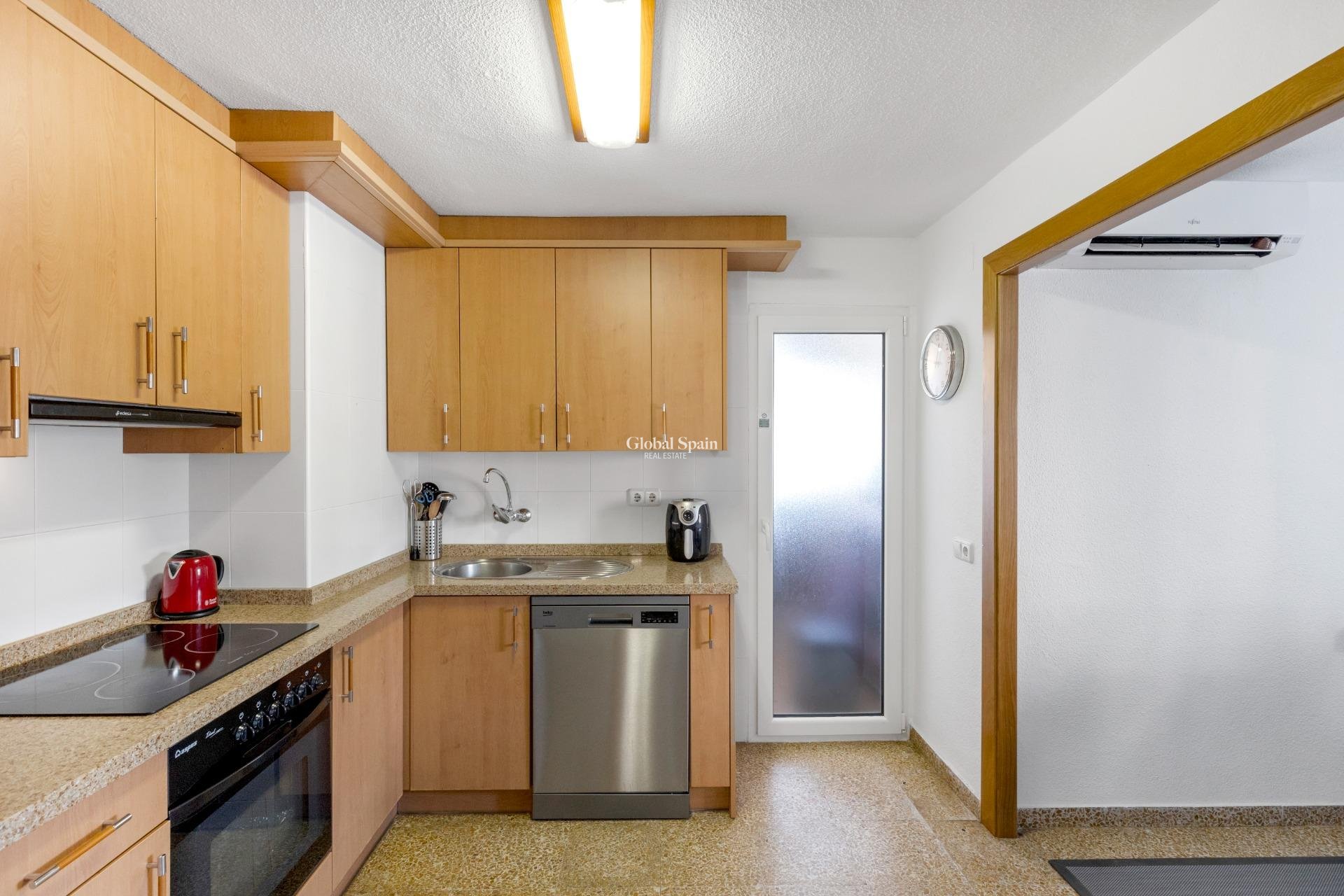 Revente - APPARTEMENT -
TORREVIEJA - Playa del cura