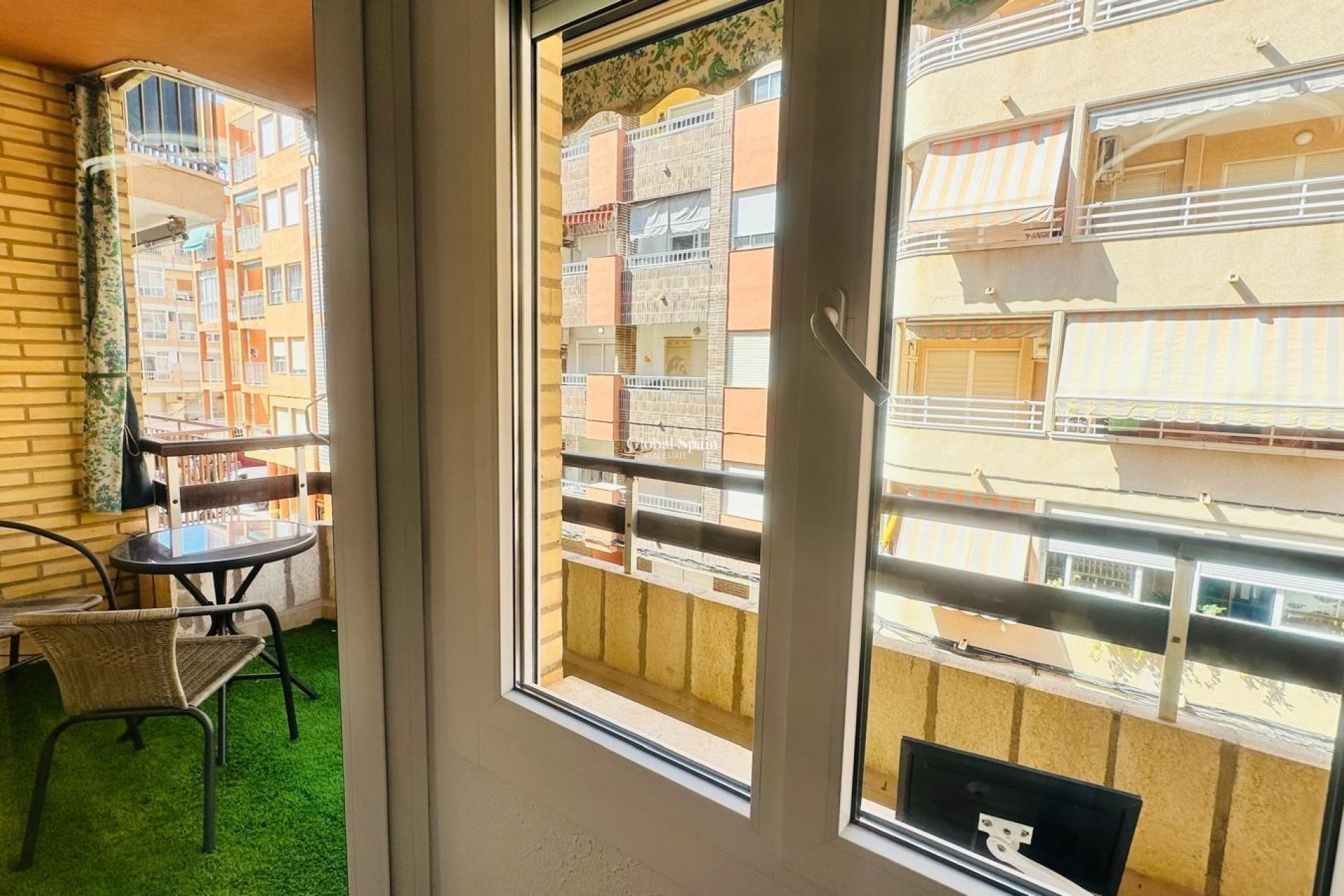 Revente - APPARTEMENT -
TORREVIEJA - Playa del Cura