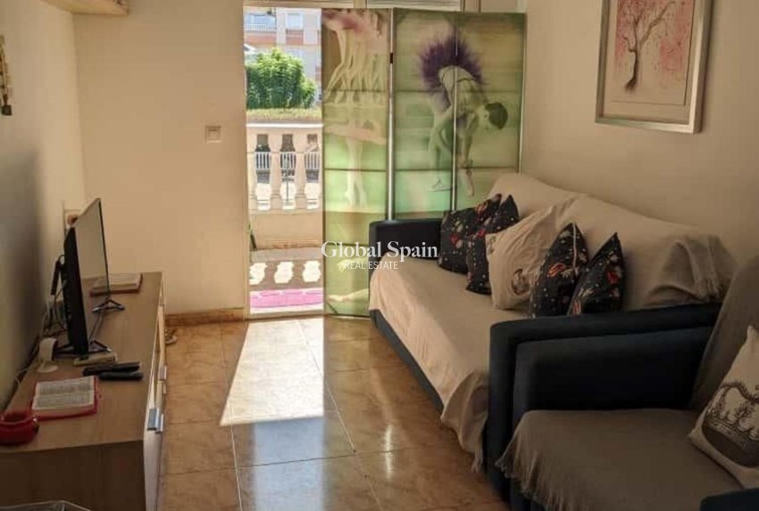 Revente - APPARTEMENT -
TORREVIEJA - Playa del Cura