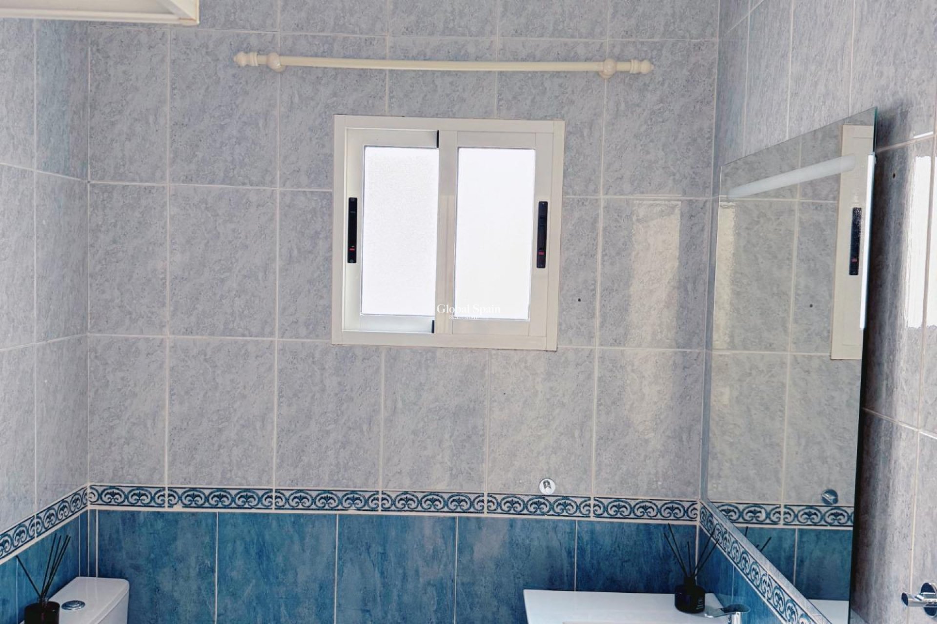 Revente - APPARTEMENT -
TORREVIEJA - Playa del Cura