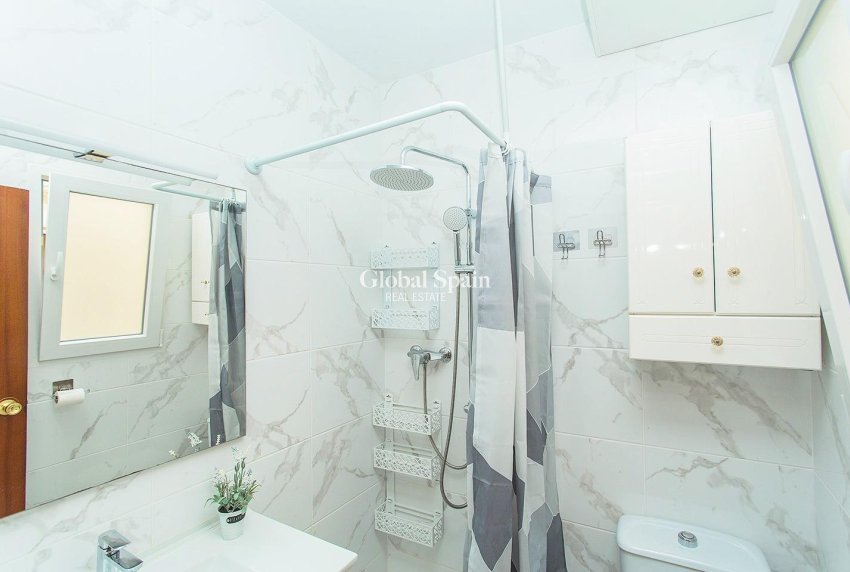 Revente - APPARTEMENT -
TORREVIEJA - Playa del Cura