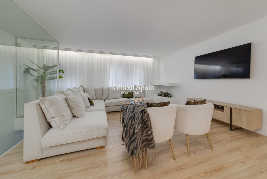 Revente - APPARTEMENT -
TORREVIEJA - Playa del Cura