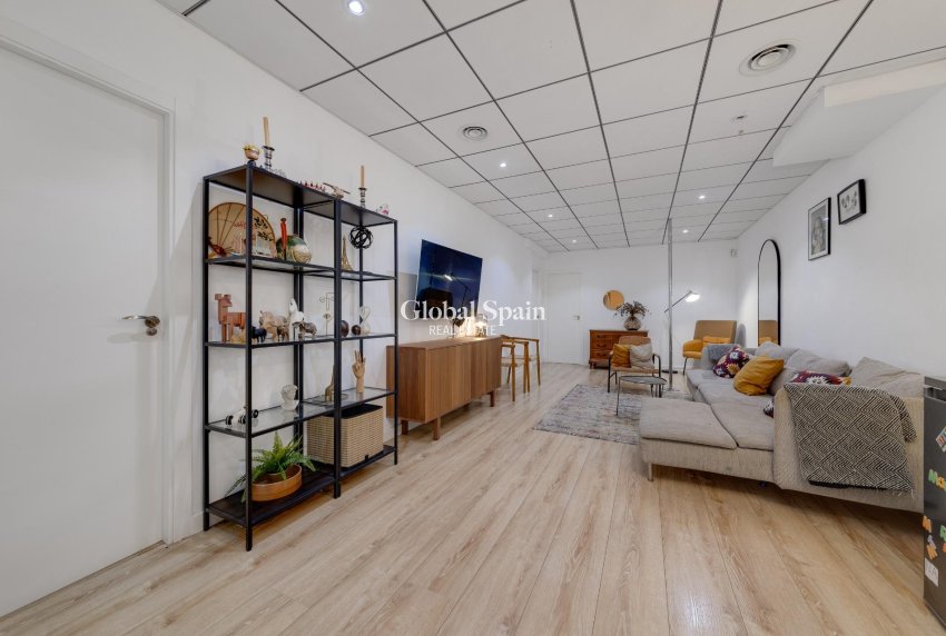 Revente - APPARTEMENT -
TORREVIEJA - Playa del Cura